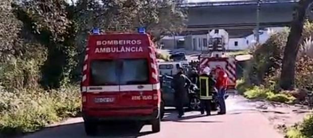 Condutora do automóvel ficou em estado de choque Condutora do automóvel ficou em estado de choque
