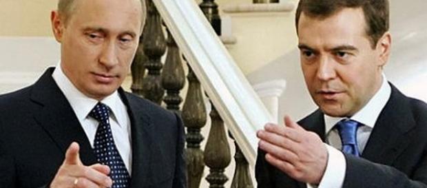Liderii rusi: Vladimir Putin si Dmitri Medvedev Liderii rusi: Vladimir Putin si Dmitri Medvedev