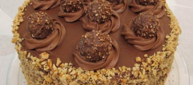 Ricetta della torta Ferrero Rocher Ricetta della torta Ferrero Rocher