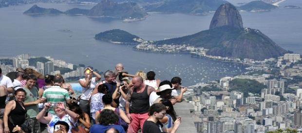 Turistas visitam o Rio de Janeiro Turistas visitam o Rio de Janeiro