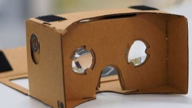 Carboard, il visore Google per la realt&agrave; virtuale