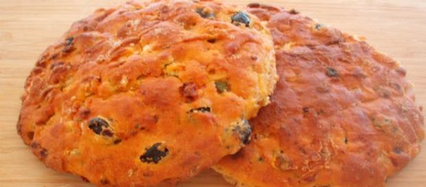 La morbida focaccia dal gusto tipico Salentino La morbida focaccia dal gusto tipico Salentino