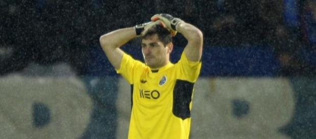 Casillas tras su fallo contra el Guimaraes Casillas tras su fallo contra el Guimaraes