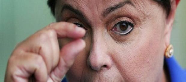 Dilma vai cortar gastos e limitar despesas Dilma vai cortar gastos e limitar despesas