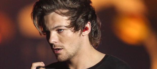 Louis Tomlinson tem cada vez mais problemas Louis Tomlinson tem cada vez mais problemas