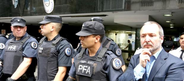Macri volvió a echarlo; ámbito privado saca empleo Macri volvió a echarlo; ámbito privado saca empleo