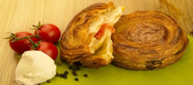 Ricetta tradizionale del rustico salentino Ricetta tradizionale del rustico salentino