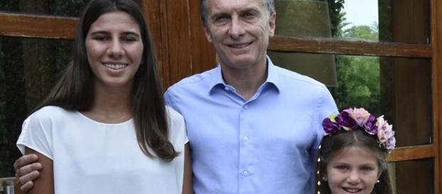 Macri recibió a las hijas de Nisman Macri recibió a las hijas de Nisman