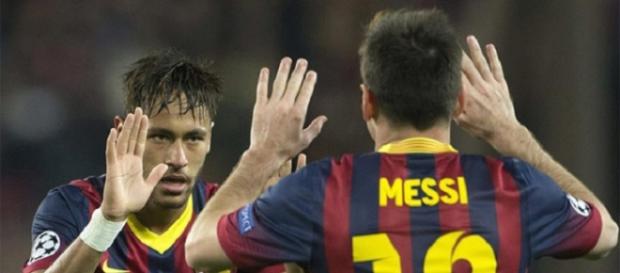 Neymar celebra un gol del Barça con Messi. Neymar celebra un gol del Barça con Messi.