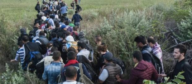 Refugiados que desejam chegar até à Europa Refugiados que desejam chegar até à Europa