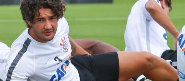 Alexandre Pato deve deixar o Corinthians Alexandre Pato deve deixar o Corinthians
