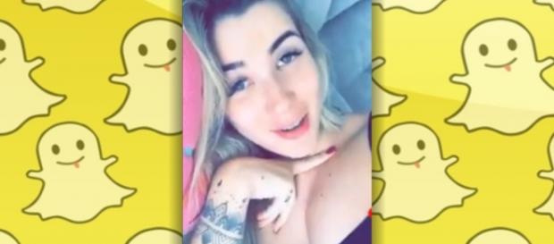 Aline Gotschalg exibe seios fartos Aline Gotschalg exibe seios fartos