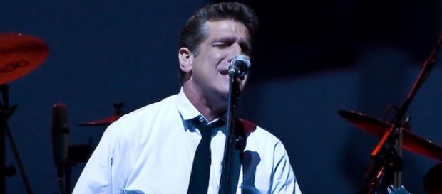 Glenn Frey fue guitarra, teclado, armónica y voz Glenn Frey fue guitarra, teclado, armónica y voz