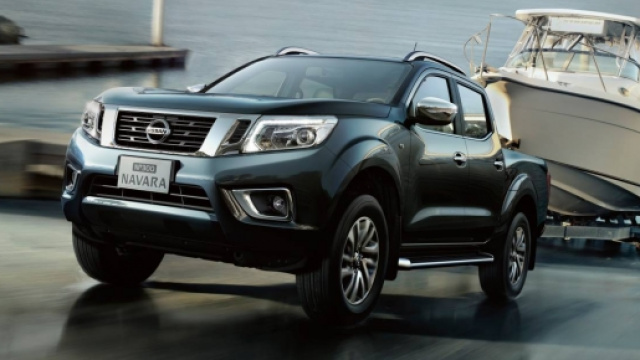 Il nuovo nissan navara nero scuro