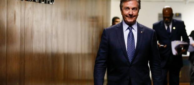 Collor recebeu propina de R$ 300 mil Collor recebeu propina de R$ 300 mil