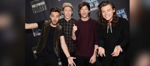 One Direction faz sua última apresentação One Direction faz sua última apresentação