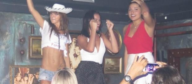Sasha Meneghel quebra tudo em boate Sasha Meneghel quebra tudo em boate