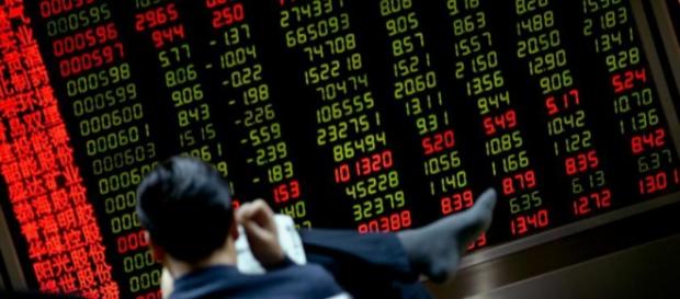 Investors wait patiently as global markets fall Investors wait patiently as global markets fall
