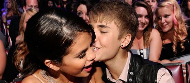 Justin não encontra alguém como Selena Justin não encontra alguém como Selena