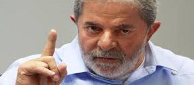 Lula concede entrevista a blogueiros Lula concede entrevista a blogueiros