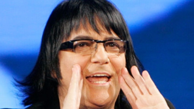 Renato Zero che grida ai sorcini