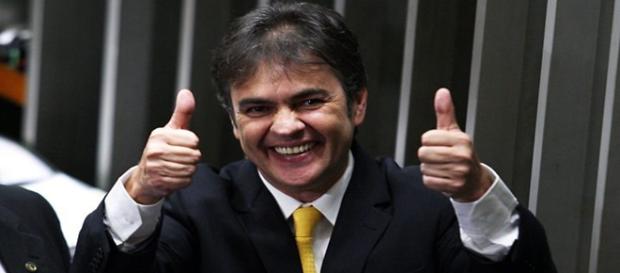 Dois senadores do PSDB fazem parte da lista Dois senadores do PSDB fazem parte da lista