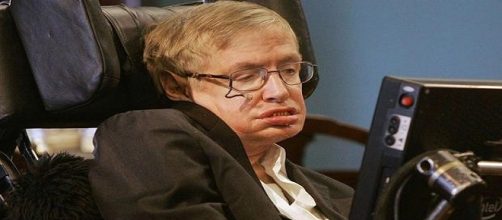 Hawking avvisa: Terra in pericolo
