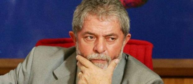 Ex-presidente Lula quer fugir dos depoimentos Ex-presidente Lula quer fugir dos depoimentos