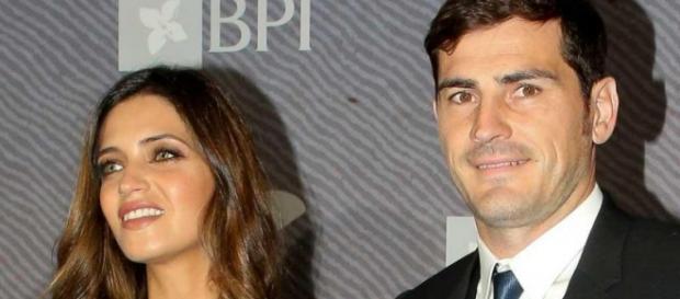 O casal está vivendo em Portugal há uns meses O casal está vivendo em Portugal há uns meses
