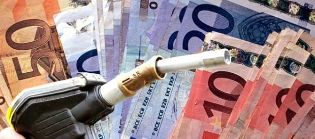 Il prezzo dei carburanti e le accise Il prezzo dei carburanti e le accise