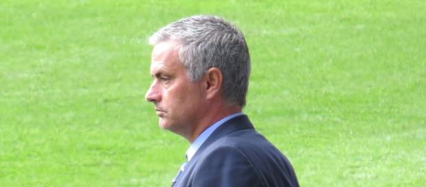 José Mourinho dirigiendo al Chelsea José Mourinho dirigiendo al Chelsea