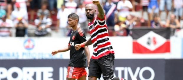 Veterano Grafite marcou um dos gols do Santa Veterano Grafite marcou um dos gols do Santa