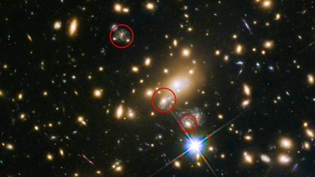 L'esplosione della supernova Refsdal