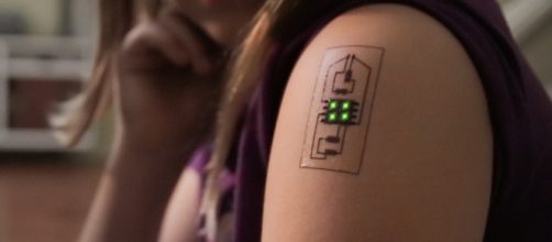 Tatuaje inteligente/electrónico