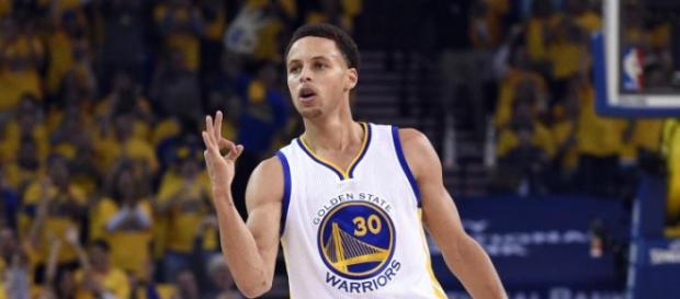 Curry, 37 puntos anoche ante los Spurs Curry, 37 puntos anoche ante los Spurs