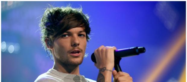 Louis Tomlinson foi pai pela primeira vez. Louis Tomlinson foi pai pela primeira vez.