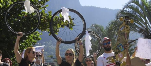 Protesto em busca de segurança aos ciclistas Protesto em busca de segurança aos ciclistas