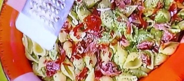 Ricetta Conchiglie di spinaci e speck Ricetta Conchiglie di spinaci e speck