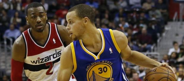 Stephen Curry contra John Wall. Stephen Curry contra John Wall.