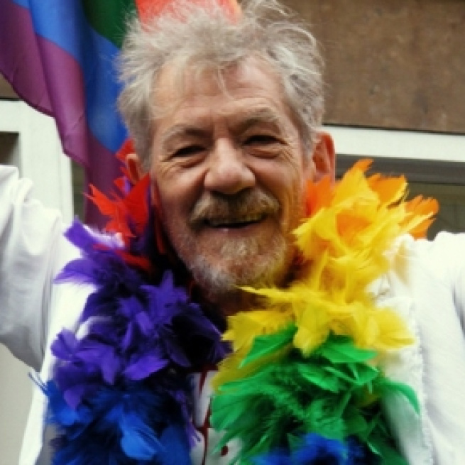 McKellen to be a bus tour guide of London