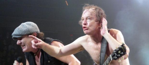 AC/DC está en contra de los productos falsificados AC/DC está en contra de los productos falsificados