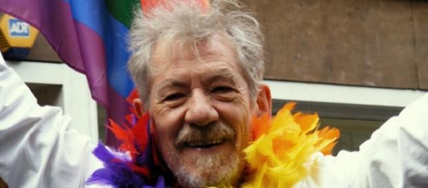 McKellen to be a bus tour guide of London McKellen to be a bus tour guide of London
