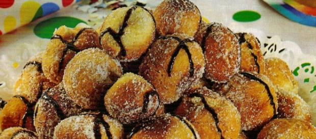 Ricette Carnevale 2016: Castagnole e Chiacchiere Ricette Carnevale 2016: Castagnole e Chiacchiere