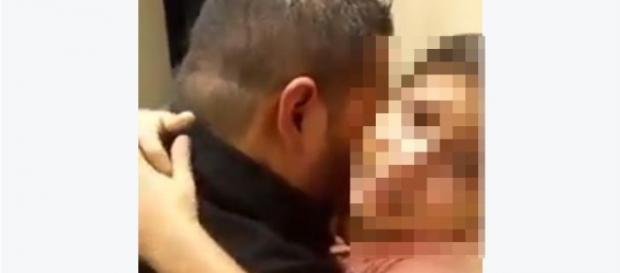 A guarda de Samuel foi devolvida ao pai ontem. A guarda de Samuel foi devolvida ao pai ontem.