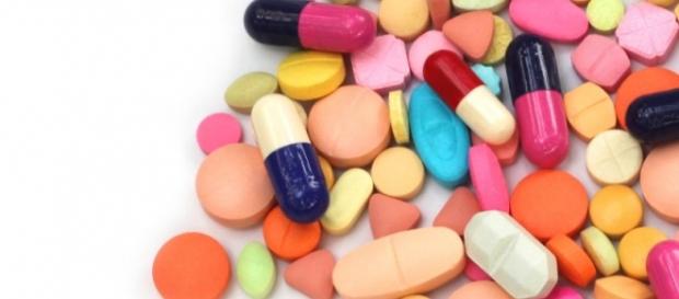 Aumenta a procura por medicamentos contra o HIV. Aumenta a procura por medicamentos contra o HIV.