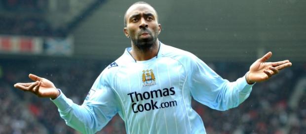 Darius Vassell estava sem clube desde 2012. Darius Vassell estava sem clube desde 2012.