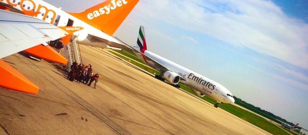 Un Boeing 777F Emirates arrive à LYS Un Boeing 777F Emirates arrive à LYS