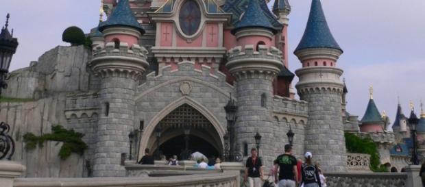 Uomo armato arrestato a Disneyland Paris Uomo armato arrestato a Disneyland Paris