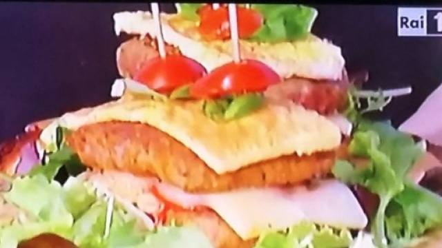 La ricetta del famoso club burger