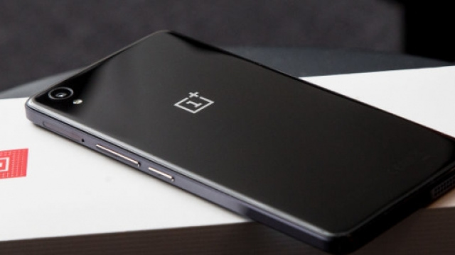OnePlus X si pu&ograve; acquistare senza invito